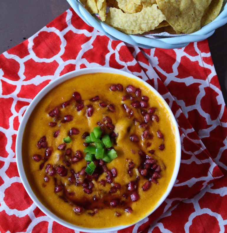 11 Nutritionists Reveal The ONE Healthy Appetizer They Bring To Holiday Parties Hero Image