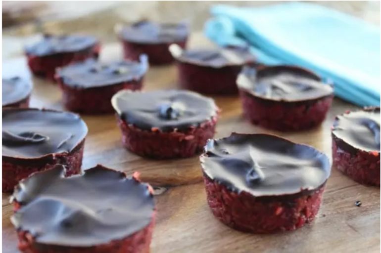 8 Better-For-You Versions Of Your Favorite Chocolate Candy Hero Image