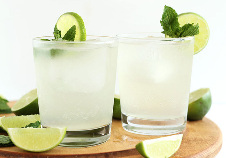 The Only Cocktails You Need To Celebrate New Year's Eve (They're Healthy, Too) Hero Image