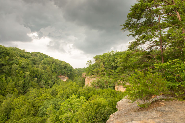 8 Gorgeous Photos That Will Inspire You To Hike This Fall Hero Image