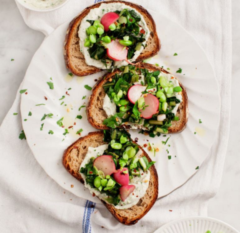 12 Delicious Ways To Eat More Leafy Greens This Week Hero Image