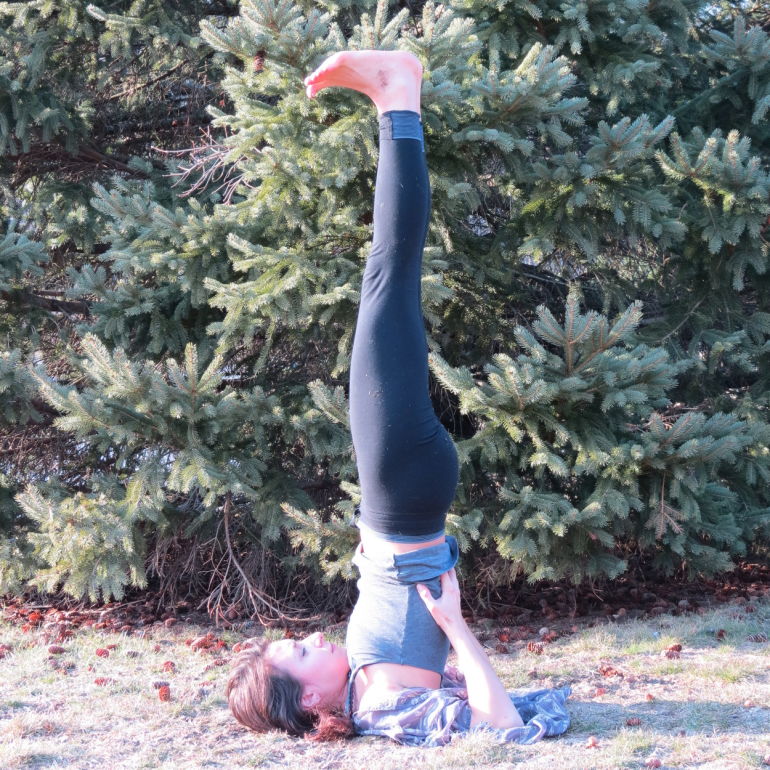 10-Minute Yoga Sequence For Scorpios (Or Anyone With Tight Hips) Hero Image