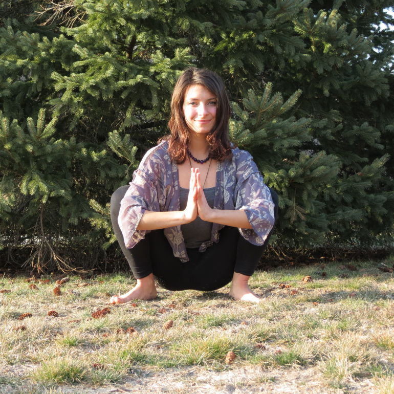 10-Minute Yoga Sequence For Scorpios (Or Anyone With Tight Hips) Hero Image