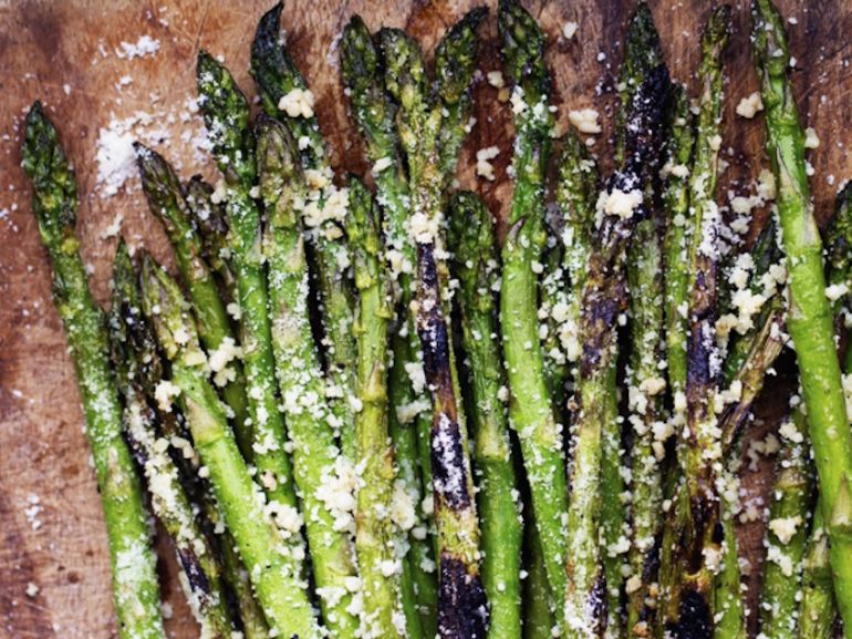 The Ultimate Plant-Based Grilling Guide (Avocados, Peaches, Asparagus, & More) Hero Image
