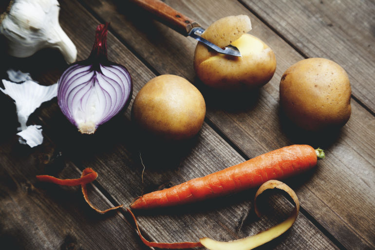 10 Foods That Can Help You Attract New Love (And Heal A Broken Heart) Hero Image
