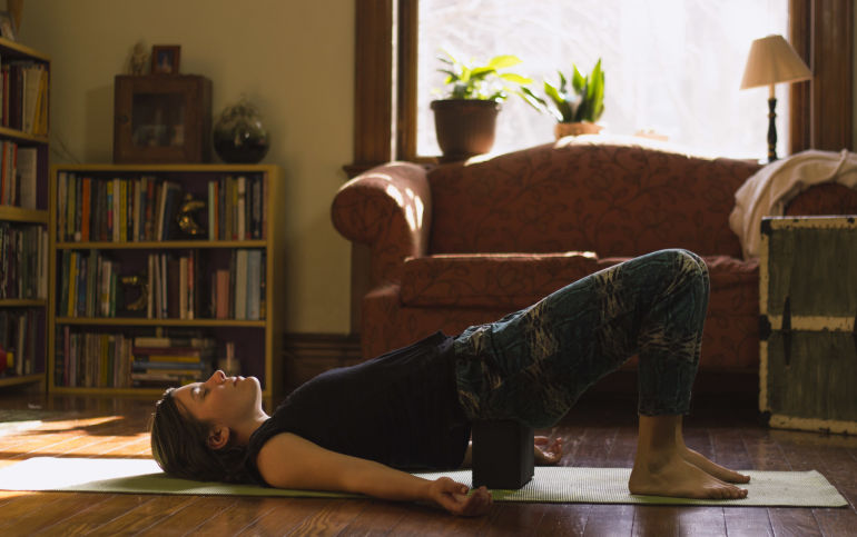 4 Yoga Poses To Stretch Your Hip Flexors Hero Image