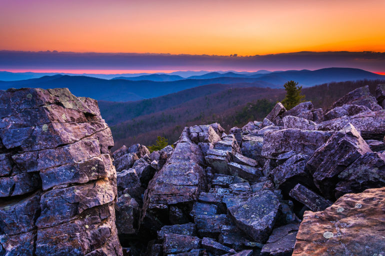 8 Gorgeous Photos That Will Inspire You To Hike This Fall Hero Image