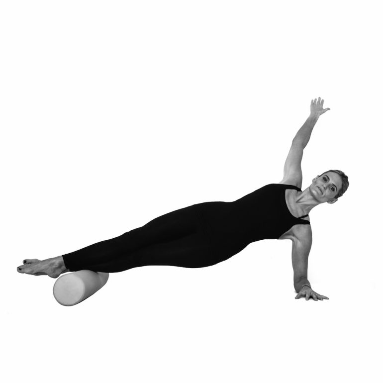 5 Ab Exercises You Can Do With A Foam Roller Hero Image