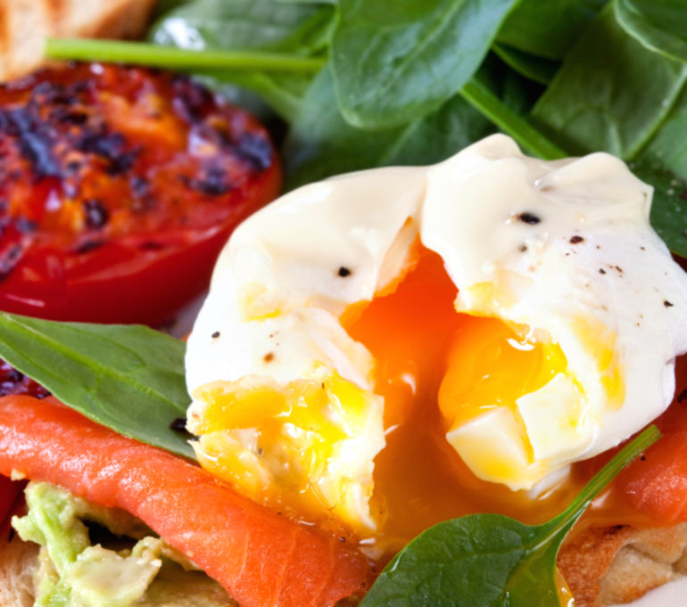 12 Things Nutritionists Eat For Brunch On The Weekends Hero Image