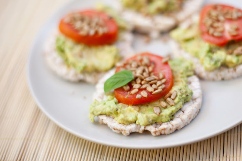 12 Things Nutritionists Eat When They're Out For Drinks Hero Image