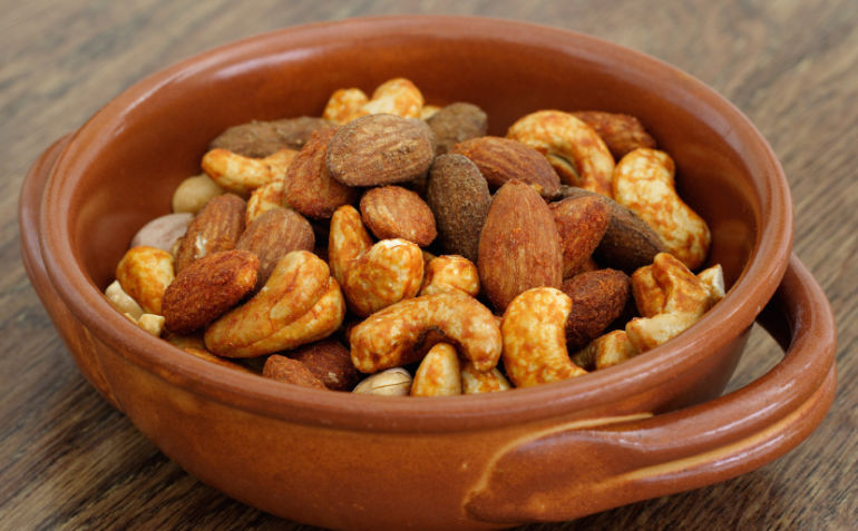 11 Nutritionists Reveal The ONE Healthy Appetizer They Bring To Holiday Parties Hero Image