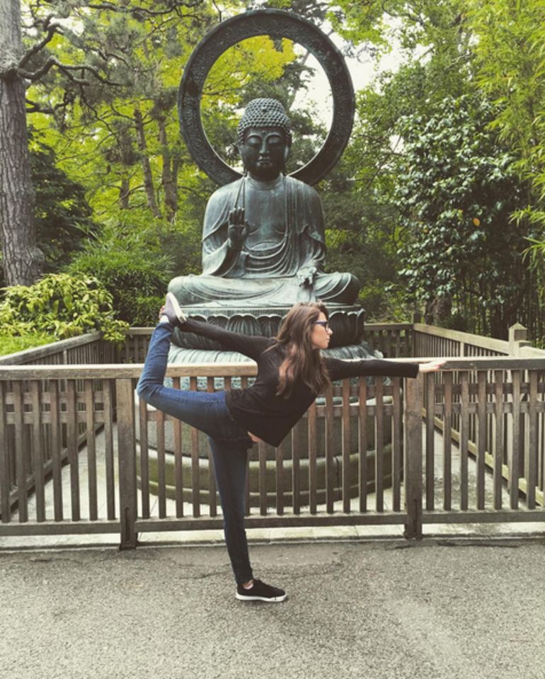 10 Beautiful Yoga Poses On Instagram (Just In Time For National Yoga Month!) Hero Image
