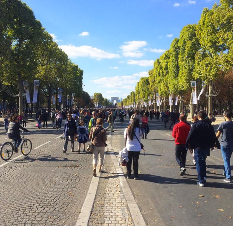 These Photos Show What Paris Looked Like When It Banned Cars For A Day Hero Image