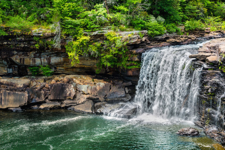 10 Jaw-Dropping Places To Visit This Fall Hero Image