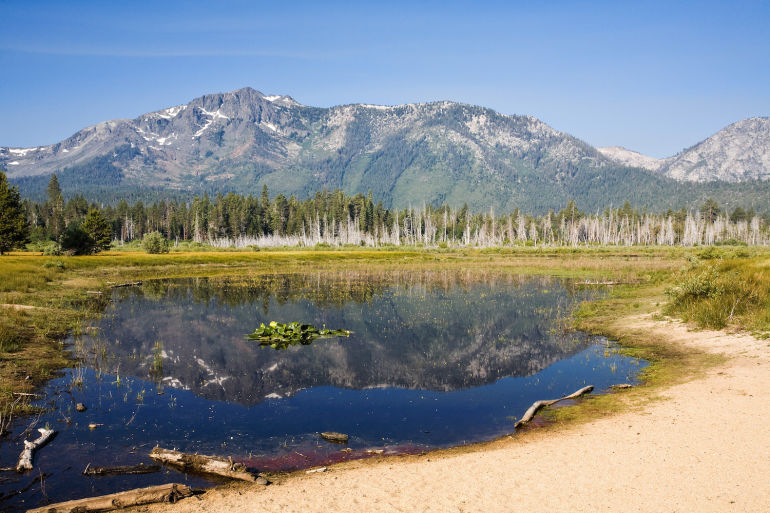 8 Gorgeous Photos That Will Inspire You To Hike This Fall Hero Image