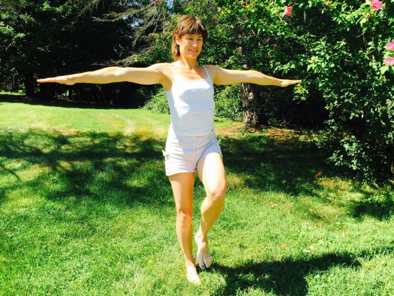 How To Do Tree Pose Hero Image