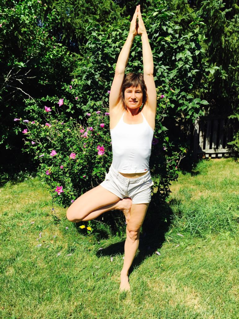 How To Do Tree Pose Hero Image