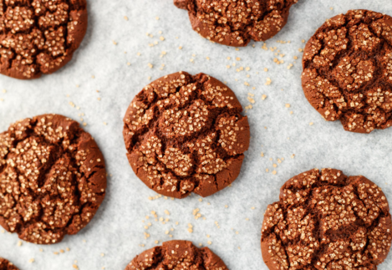 15 Vegan Cookies To Make This Holiday Season Hero Image