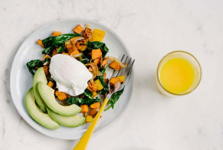 5 Keys To A Hormone-Supporting Breakfast, From An Endocrinologist