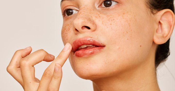 How To Rock The Viral “Gym Lips” Trend In 4 Easy Steps