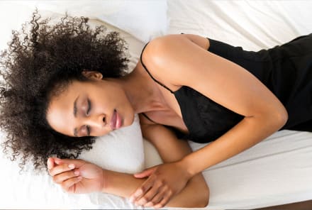 5 Ways To Actually Catch Up On Sleep On Weekends, From A Sleep PhD