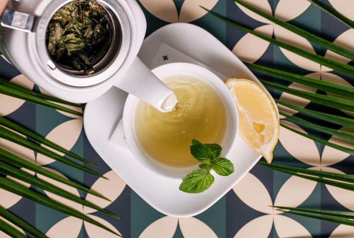 8 Throat-Soothing Teas To Sip During Allergy Season, According To Science