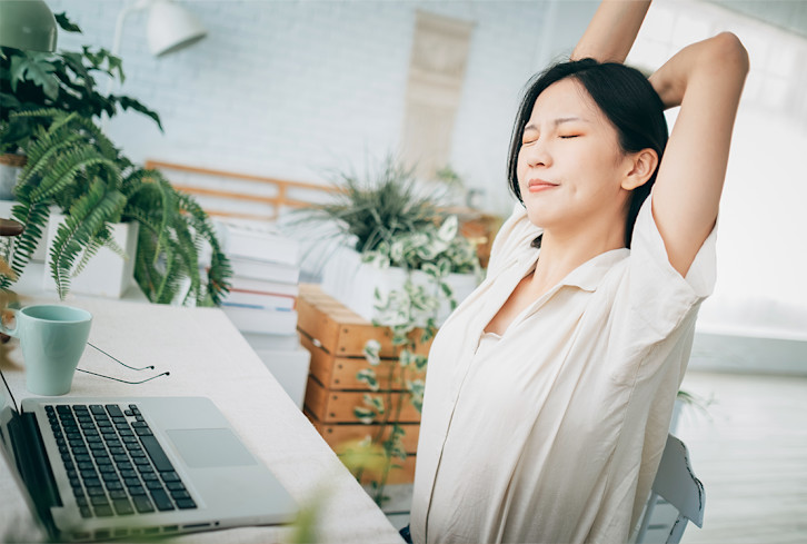 The Best Movements For Mental Health (That You Can Do From Your Desk) The Best Movements For Mental Health (That You Can Do From Your Desk)