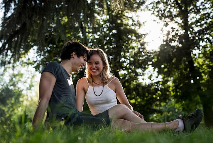 OK, Here's Exactly How To Ask That Cute Person Out (You Can Do It!)