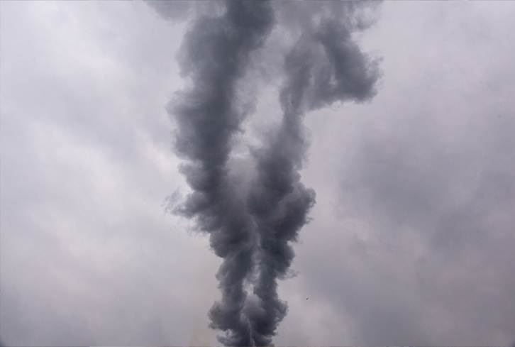 These Air Pollutants Affect 99% Of People — Here's How To Detoxify