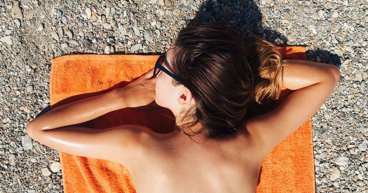Is Sunbathing In Again? New Study Says So + How To Get A Safe Tan