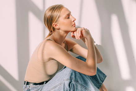 Is It Gratitude Or Toxic Positivity? A Therapist Explains The Difference