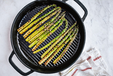 Grilled Asparagus in a Cast Iron Pan