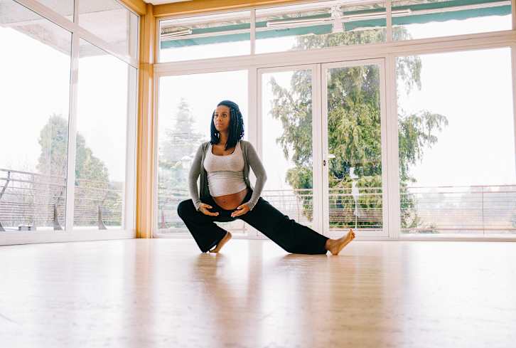 3 Pregnancy Stretches To Increase Flexibility In Your Spine, Hips & Legs
