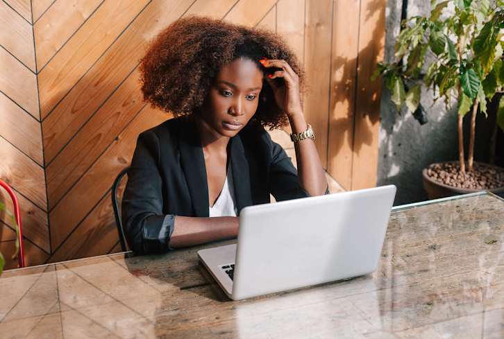 A Therapist Explains How To Tell If You're Being Gaslighted At Work