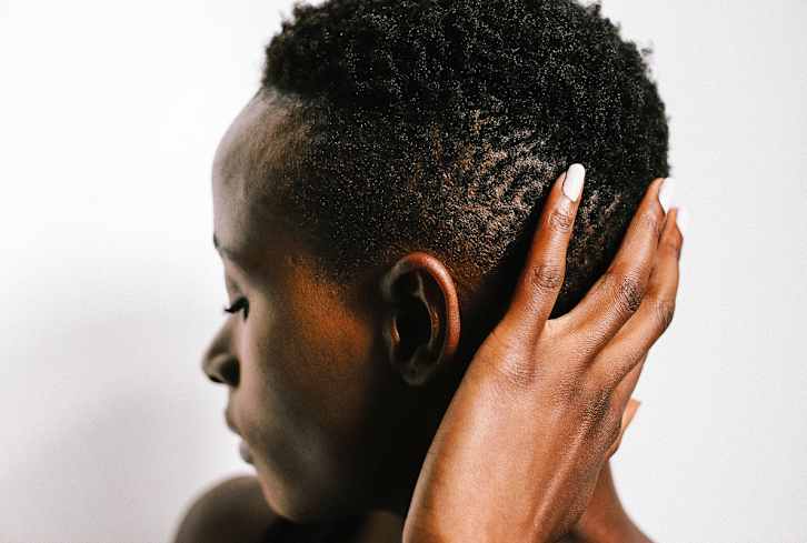 This Is The Quickest Way To Ease A Dry Scalp, DIY-Style