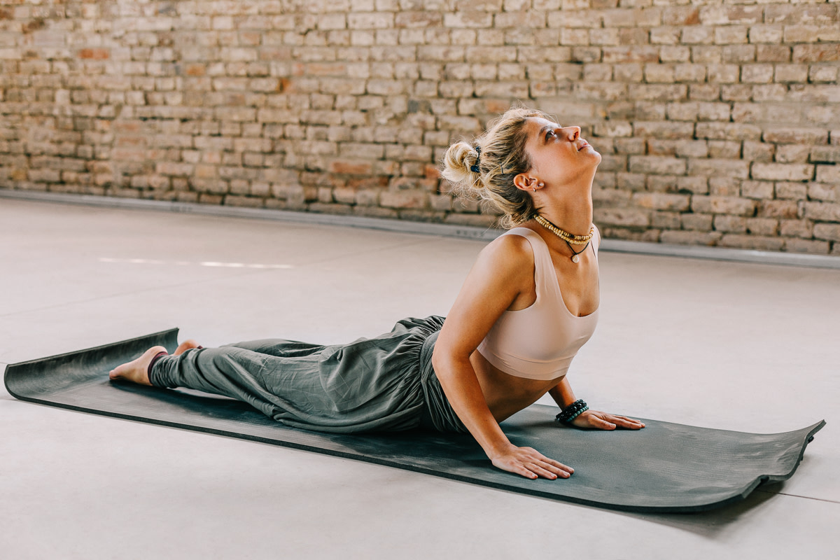 3 loại hình Yoga giúp tút lại vóc dáng, thanh lọc tinh thần - giangyoga