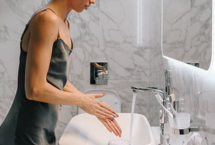 What's The Cleanest Way To Dry Your Hands After Washing Them?