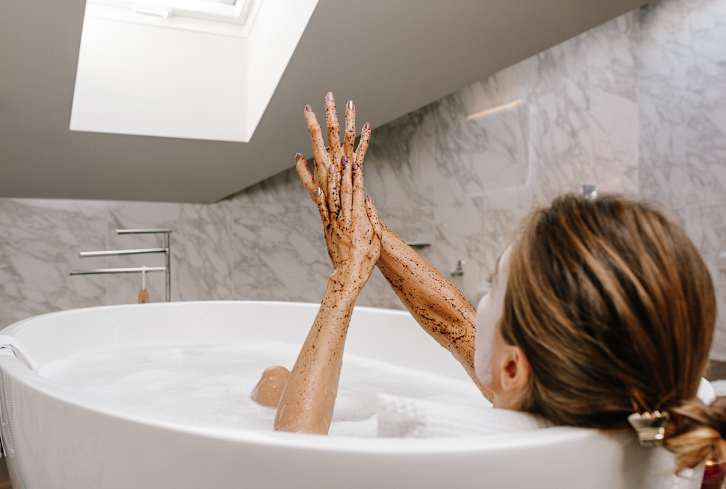 DIY: 6 Ways To Use Baking Soda To Exfoliate Your Skin