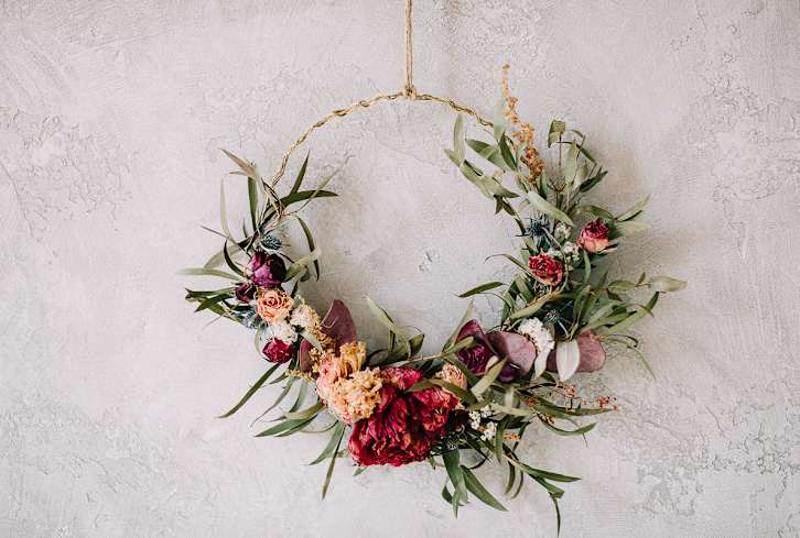 How To Make Your Own Summer Wreath: 5 Stunningly Seasonal DIYs
