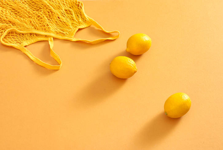 How To Safely Lighten Your Hair With Lemon Juice (It's Possible!)