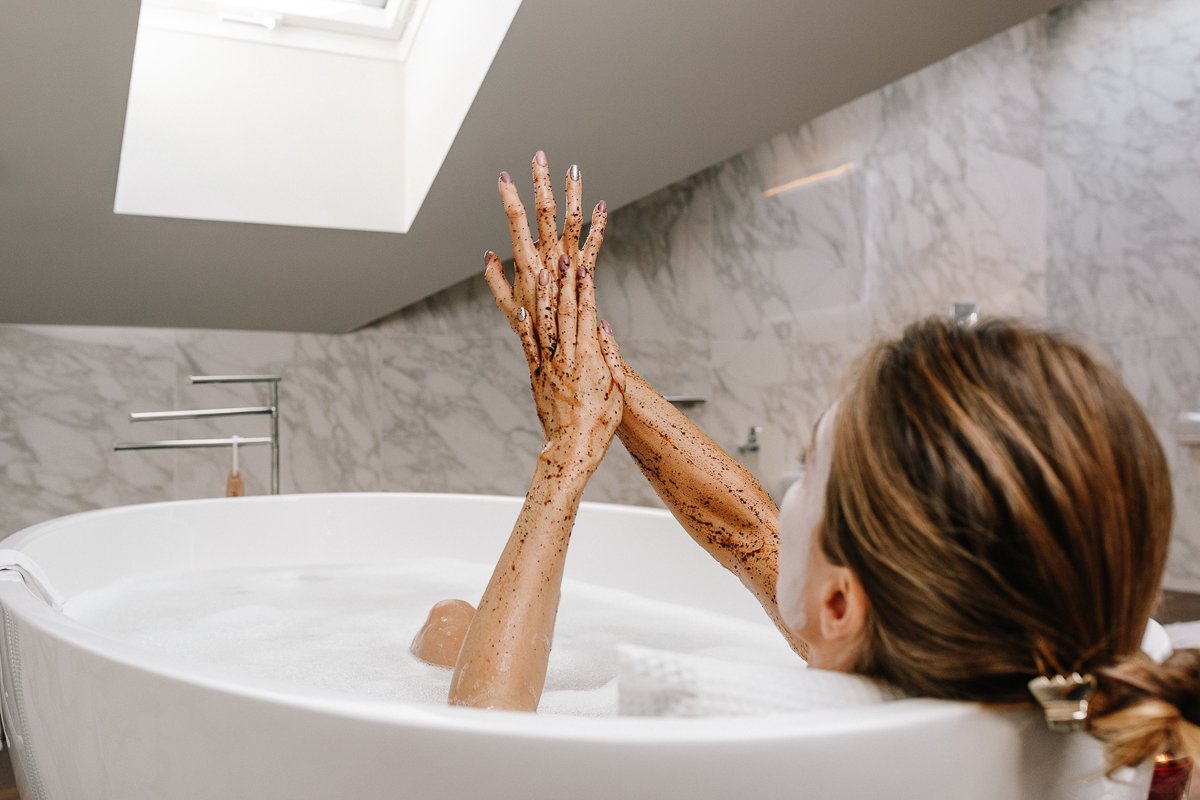 6 DIY Ways To Use Baking Soda To Exfoliate Your Skin