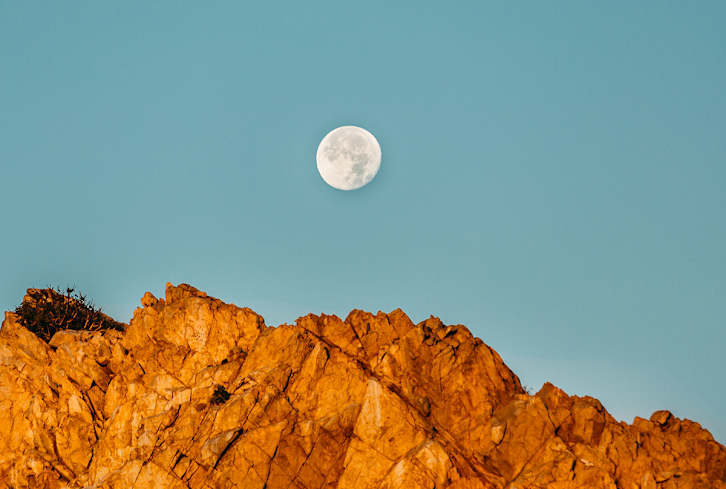 This Month's Full Moon Is A Rare Super Blue Moon — Here's How To Work With It