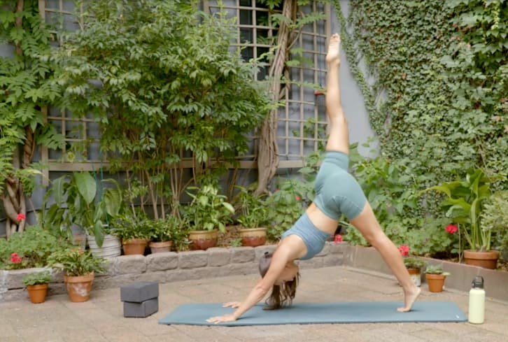 Need A Reset? Here’s An Earth-Inspired Yoga Flow That You Can Do Outside