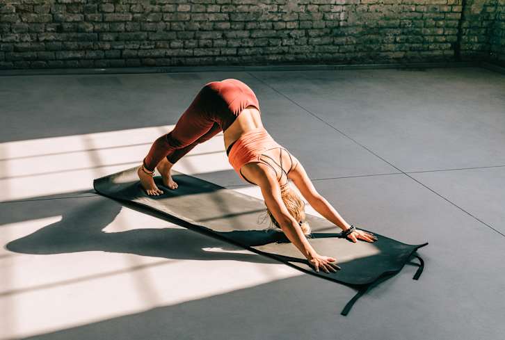 Get The Best Of Yoga & Barre With This 10-Minute Home Workout