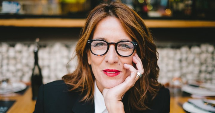 Women In Their 50s Say This Collagen Powder Is A+ For Healthy Skin & Hair
