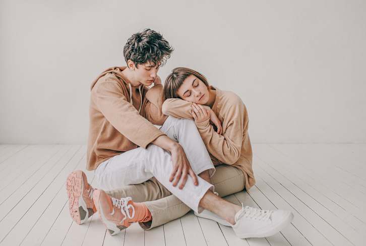 How Do You Help A Friend Who's Depressed? 9 Do's & Don'ts