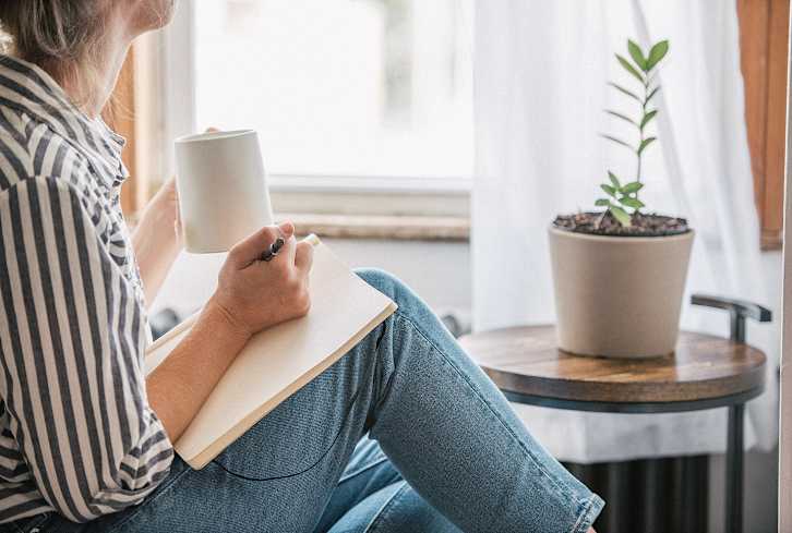 Sundays Can Be Notoriously Stressful: How To Have A Chill Day (& A Successful Week)