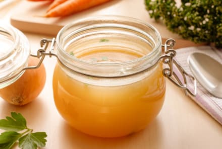 A Nutritionist On Why & How You Should Be Eating Bone Broth Right Now