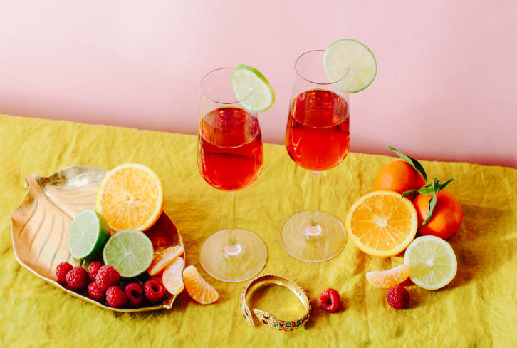 5 Healthy Cocktails & Mocktails To Say Goodbye To Summer This Weekend