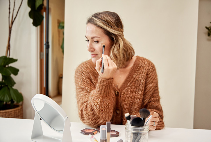 Quick Makeup Tips For Faking 8 Hours Of Uninterrupted Sleep